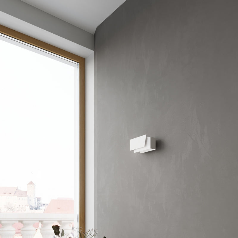 PIEGARE wall light