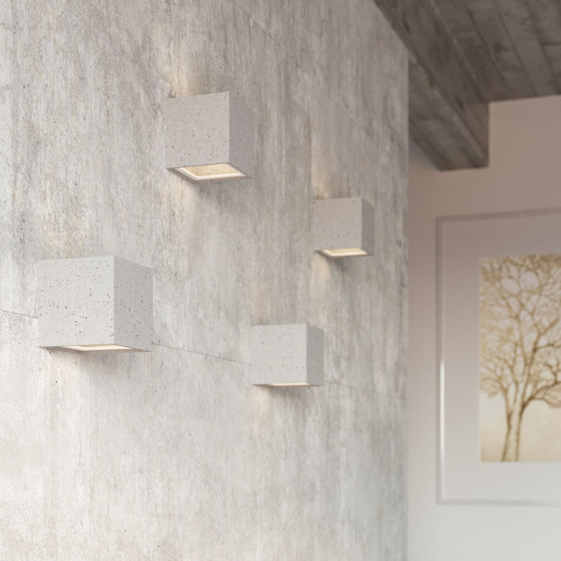 LEO concrete wall light