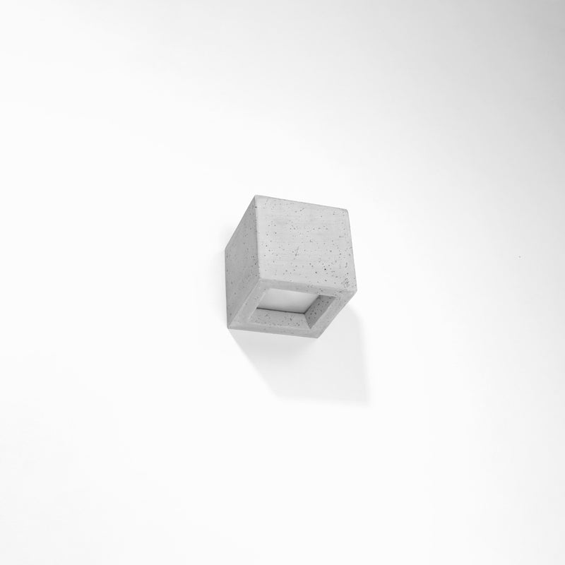 LEO concrete wall light