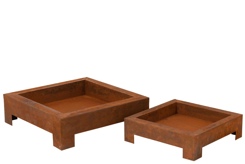 Set of 2 square fire pits made of rust-colored metal