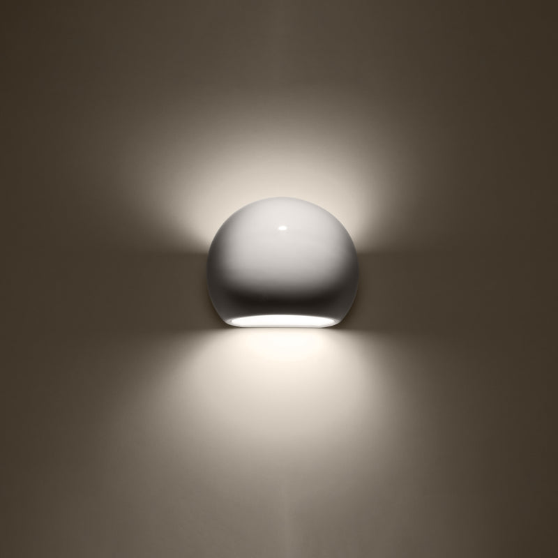 Lacquered wall light GLOBE glossy white