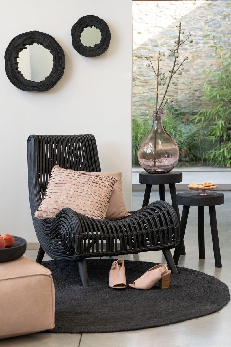 Stylish indoor rattan lounger in black - A touch of nature in your home