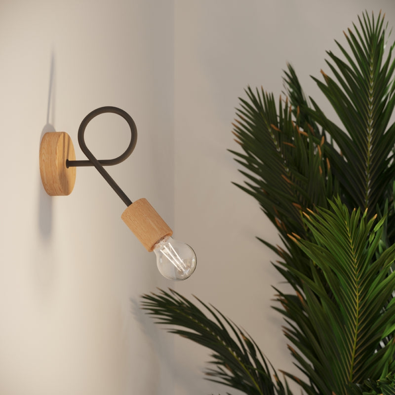 Wandlampe EMBER Schwarz – Elegante Wandleuchte mit Holzdetails