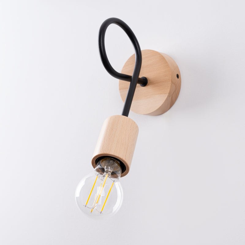 Wandlampe EMBER Schwarz – Elegante Wandleuchte mit Holzdetails