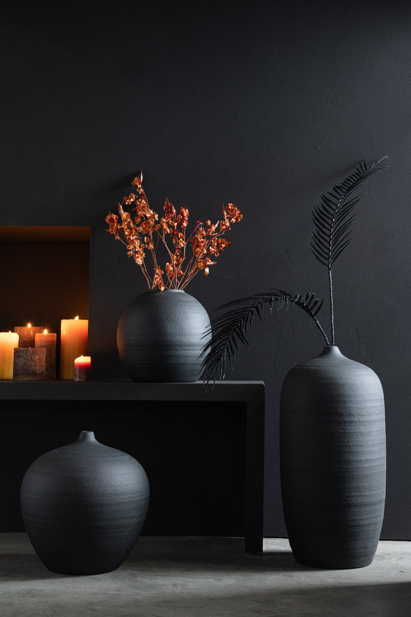 Schwarze Zementvase - Zeitlose Eleganz für Ihr Zuhause
