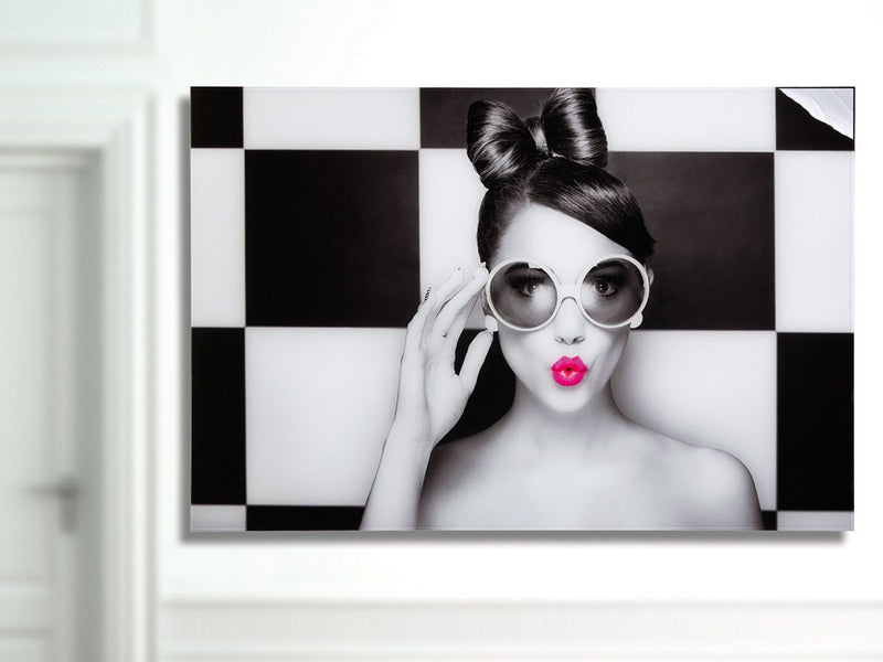 Modern acrylic and aluminum painting 'Chessboard Diva' with a lively woman motif