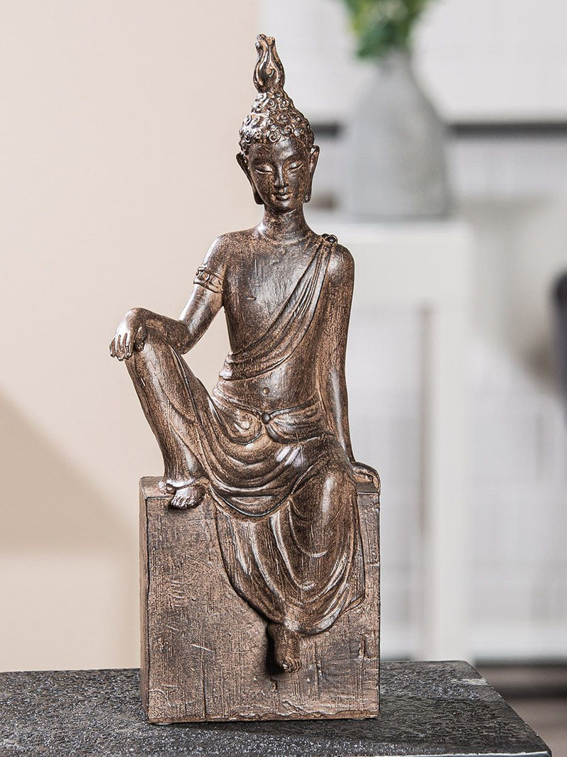 Kunstharz Buddha Figur 'Maitreya' - Elegante Ausstrahlung mit Filzgleiter
