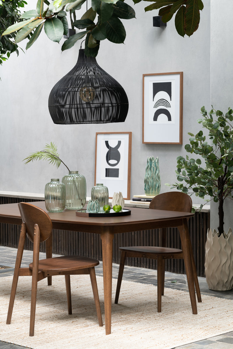 Elegant pear-shaped lampshade made of rattan - timeless elegance in black