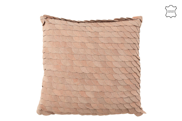 Set of 2 square leather cushions with a scale pattern in pink