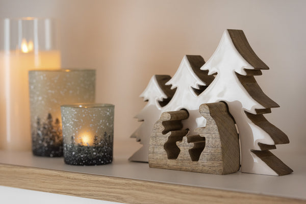 4er Set Puzzle-Krippen aus Holz mit weißem Baumhintergrund - Natürlicher Charme für die Weihnachtsdekoration