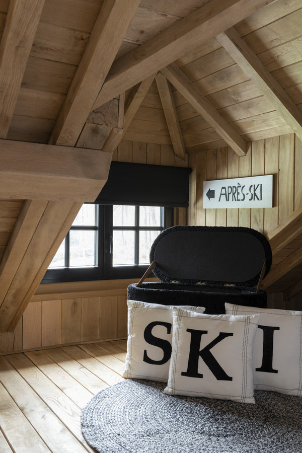 2x 3er Set Kissen mit Ski-Motiv - Weiß mit schwarzen Buchstaben