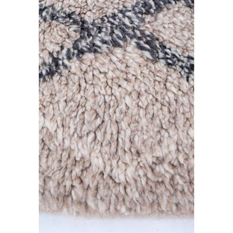 Contemporary Berber carpet by M'Rirt 176 x 270 cm