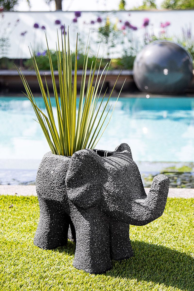 Anthracite elephant planter made of fiberglass and magnesia 