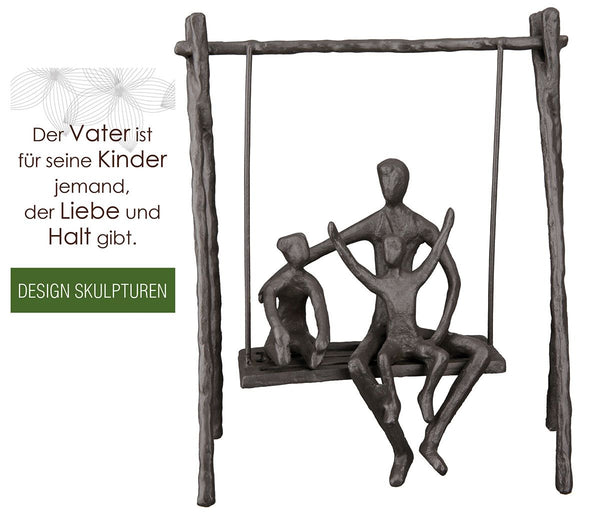 Handgefertigte Eisen Design Skulptur 'Vaterliebe' – ein Ausdruck familiärer Zuneigung