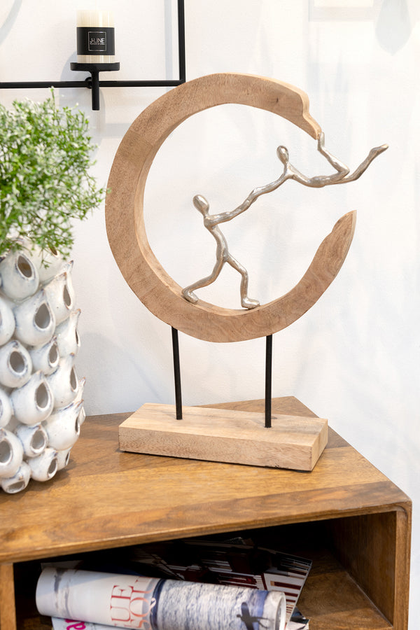 2er Set Figur - Romantisches Paar unter dem Halbmond aus Mangobaum und Aluminium in Natürlichem und Silbernem Design