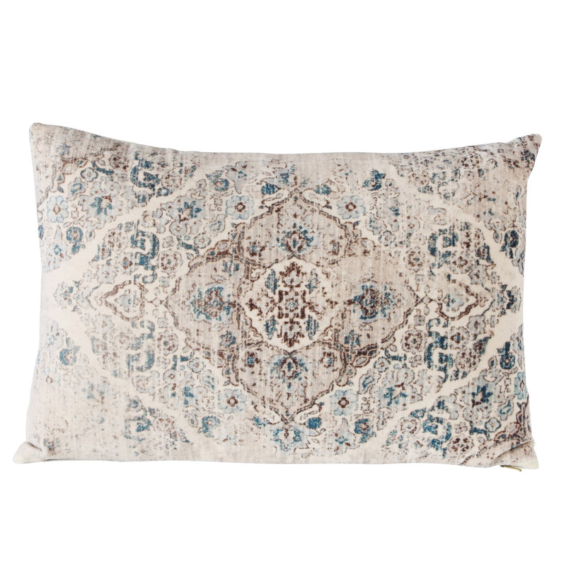 Timeless elegance in a double pack SAVAH 60x40 cm Ornamental cushions with historical flair