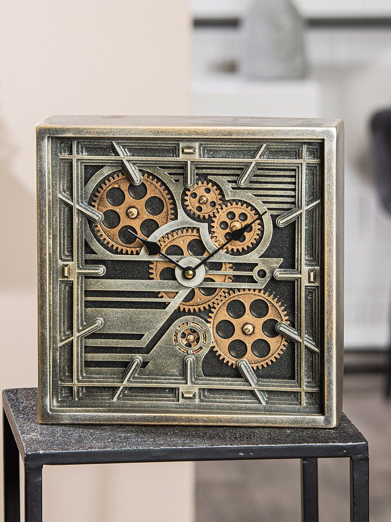 Versatile clock 'Quadro' with moving gears - classic design for any room