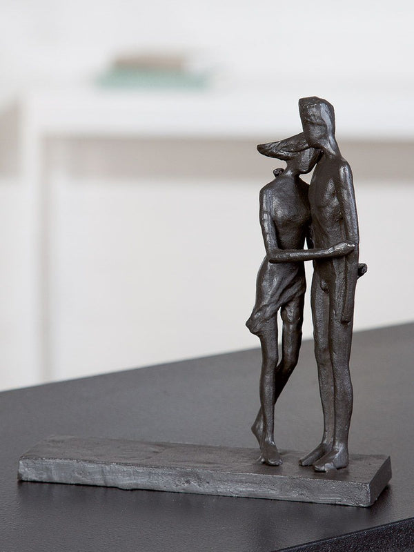 IJzeren Design Sculptuur 'Hold On' - Geblauwd Koppel op Voet