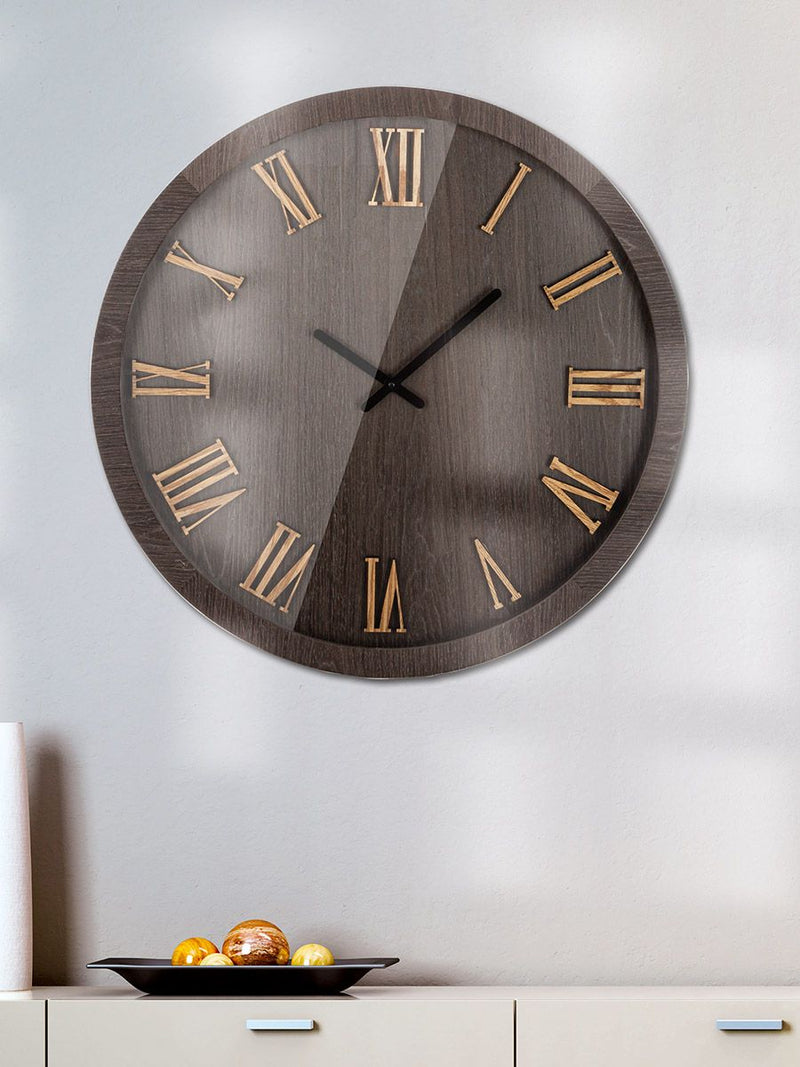 Modern wall clock 'Schinzo' - stylish design meets traditional elegance