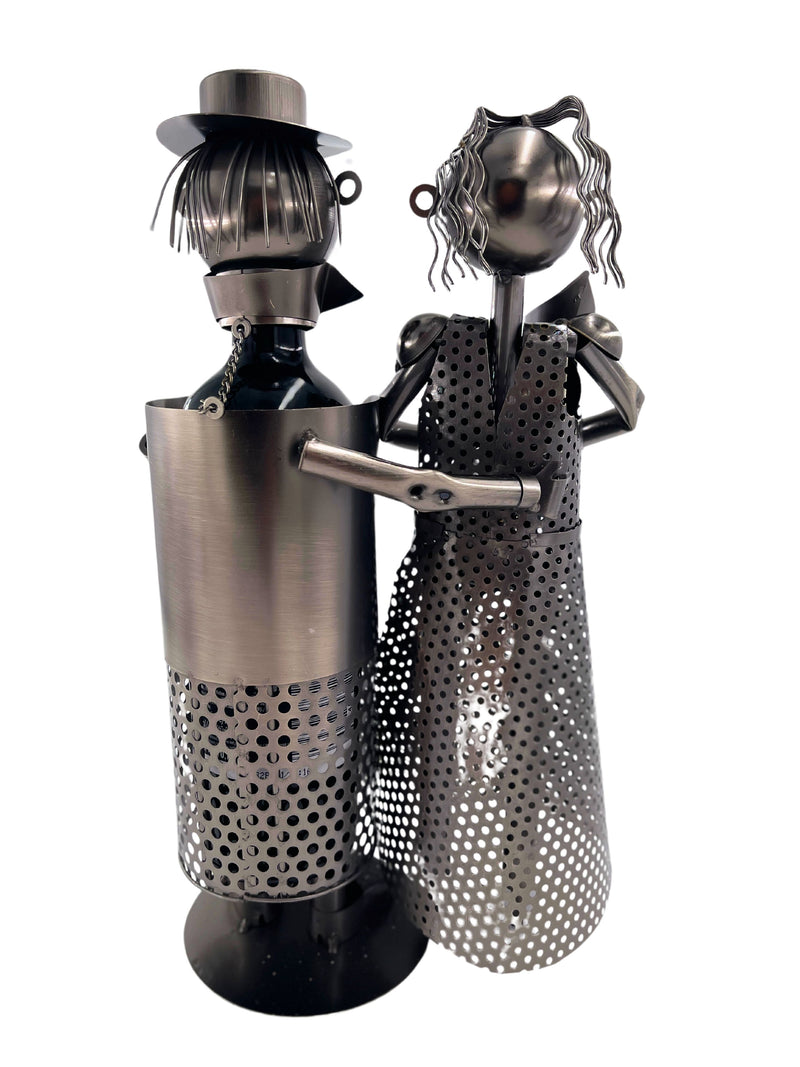 Handgefertigter Weinflaschenhalter Hochzeitspaar aus Metall