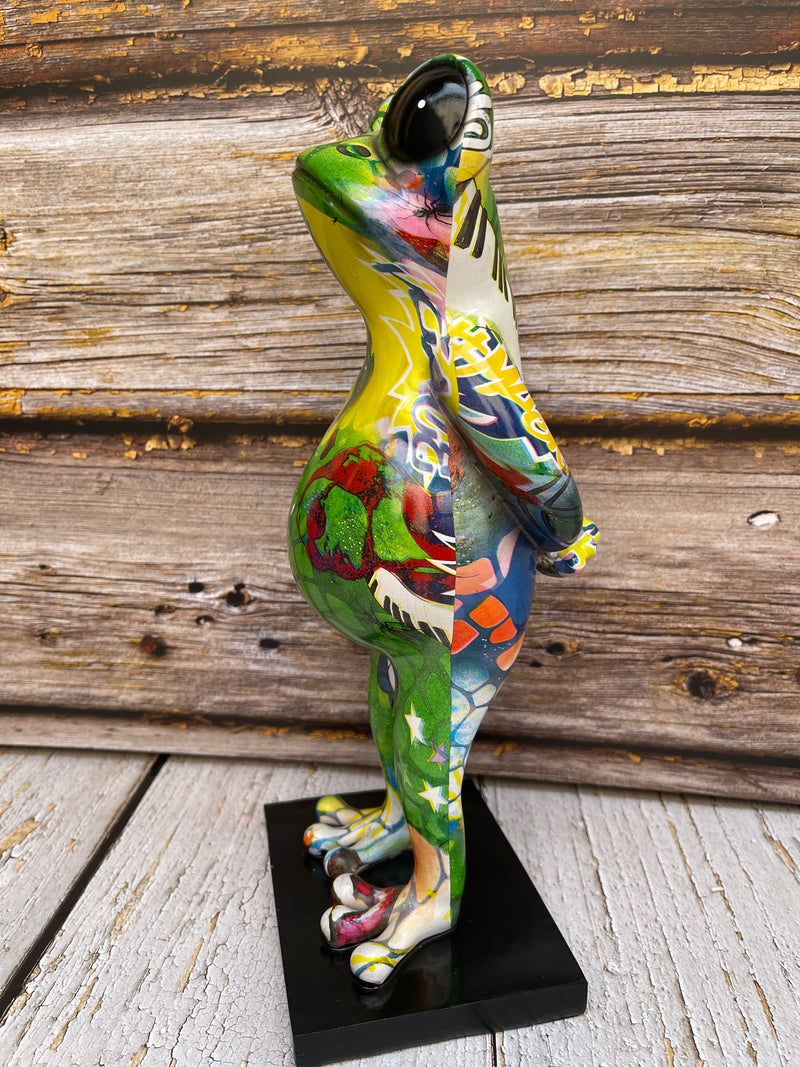Urban charm: 'Street Art Frog' sculpture in trendy street art style and high-quality synthetic resin