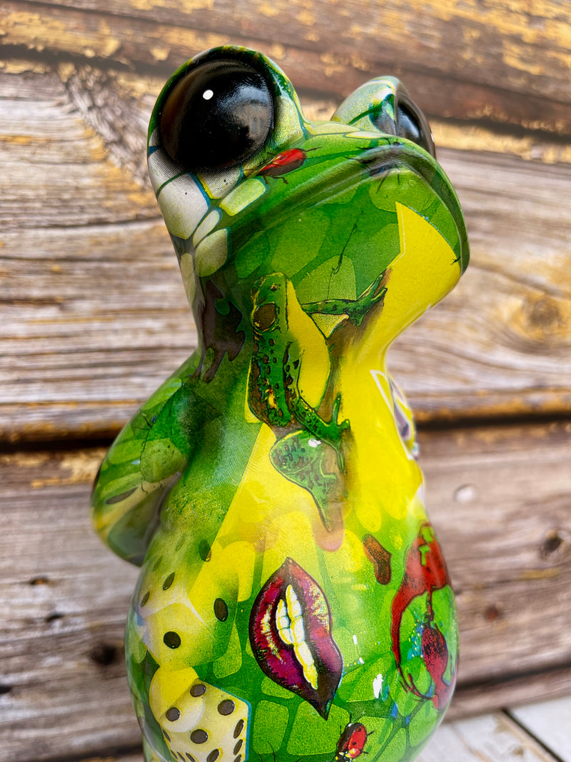 Stedelijke charme: sculptuur 'Street Art Frog' in trendy street art-stijl en hoogwaardige kunsthars