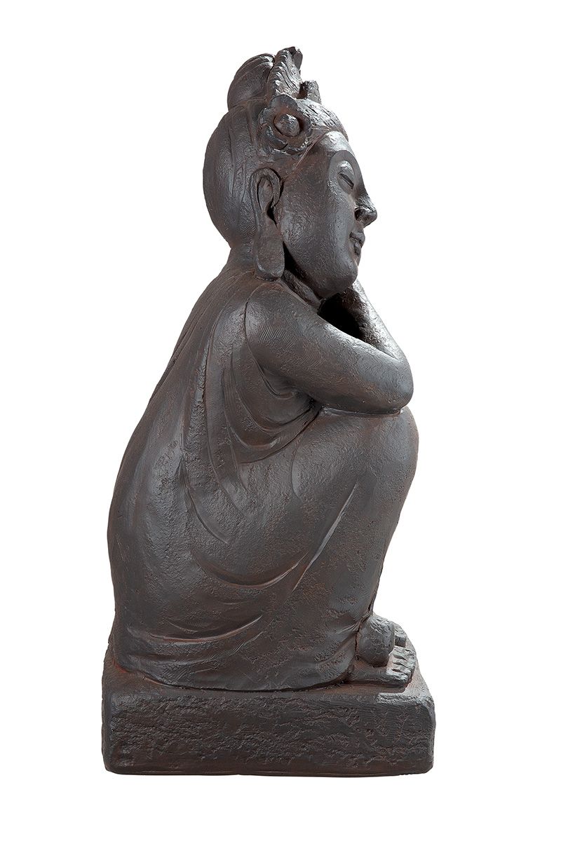 Boeddha op sokkel Calma gemaakt van glasvezel hoogte 70cm voor buitengebruik 