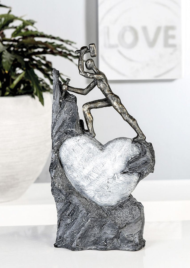 Skulptur HERZ Heart  bronzefarbenes Herz Figur Höhe 37cm mit Spruchanhänger: "Nur das Herz vollbringt Wunder" Handgefertigt