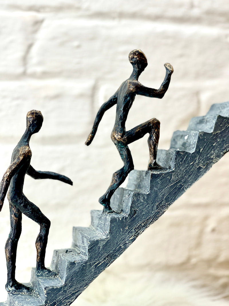 Moderne Kunst Skulptur Staircase Treppe Figuren Höhe 28cm Dekoration Bürodeko